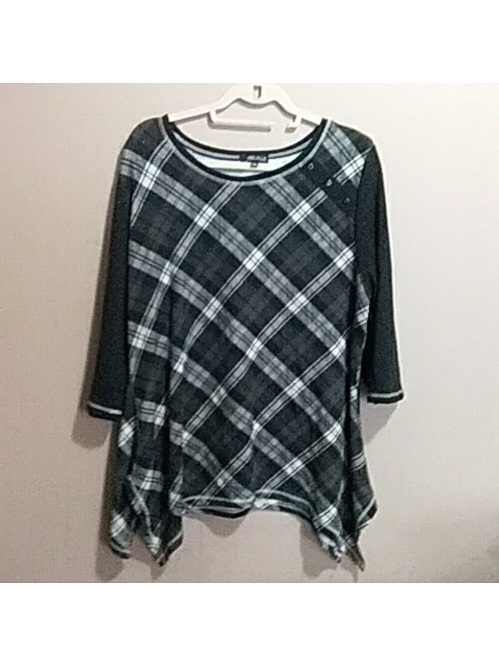 Anna Bella sweater size xxl